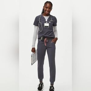 FIGS Scrub Jogger Set in Charcoal XS